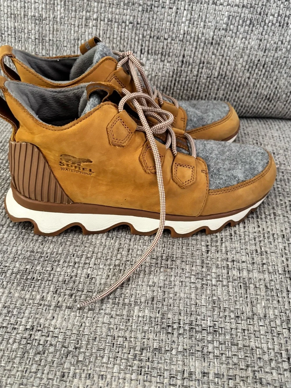 Sorel Women's Tan and Gray Winter Lace-Up Boots